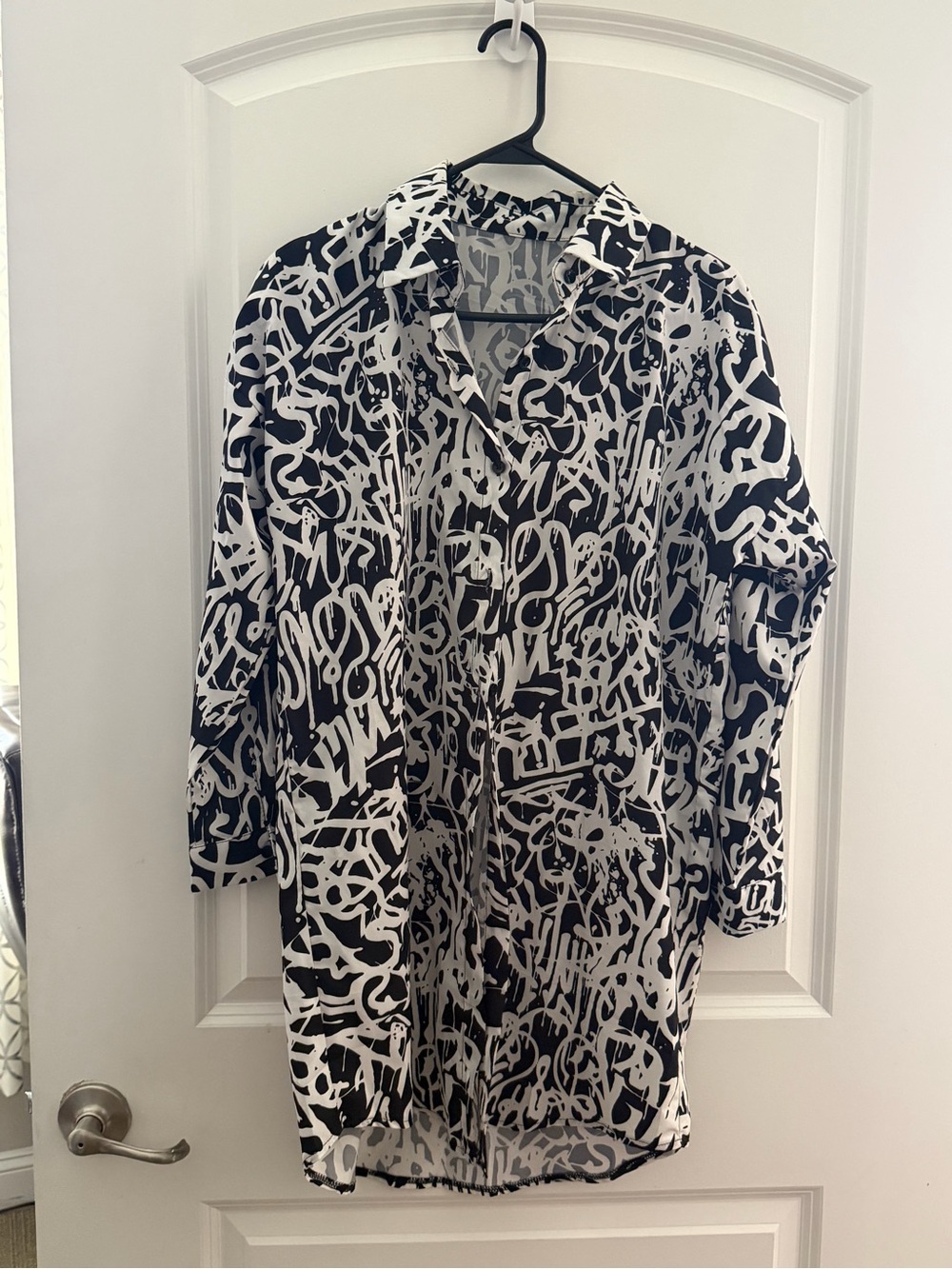 Black & White Graphic Print Long Shirt Dress